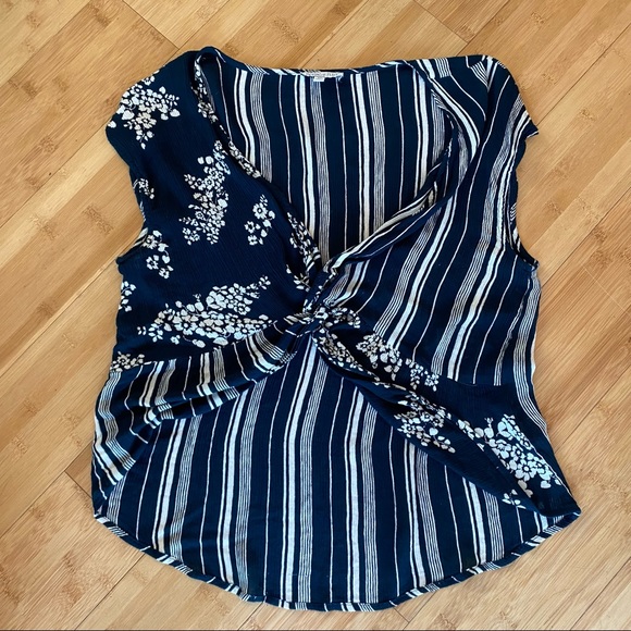 Patrons of Peace Top - Size XS - Knotted Crop Blouse - Picture 2 of 11